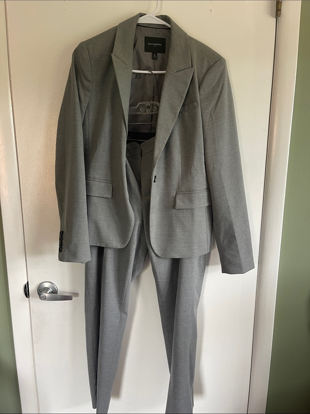 Women’s Gray Two-Piece Suit Jacket & Pants